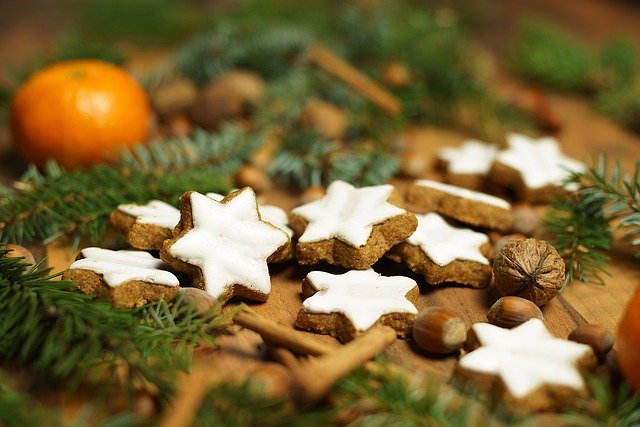 Weihnachten Traditionen und Bräuche - Plätzchen backen