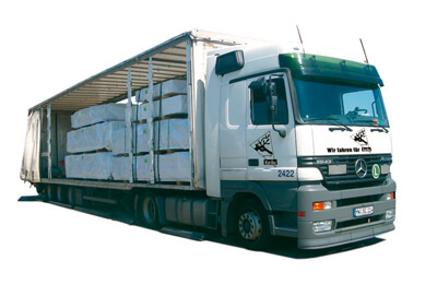 Lieferung frei Bordsteinkante - 40t-LKW mit Beladung