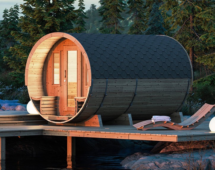 Finnhaus Wolff Fasssauna Sunny 2440 + Vorraum + Terrasse + schwarze Dachschindeln - 42mm Gartensauna - Bausatz - Thermoholz