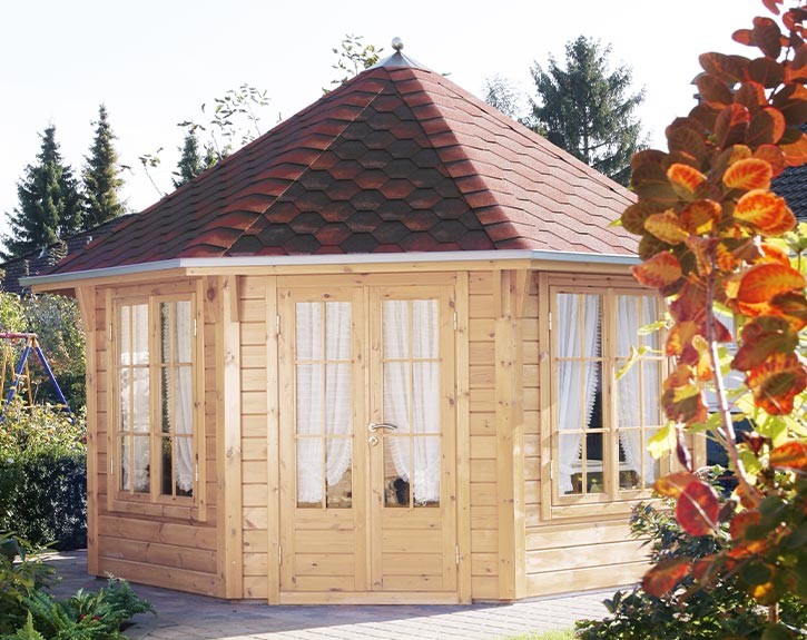 Finnhaus Wolff Gartenpavillon Mads 4040 45 + Dachschindeln rot-schwarz - 45mm Holz-Gartenhaus - Zeltdach - natur