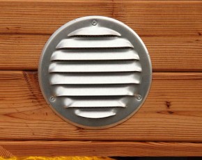 Finnhaus Wolff Fasssauna 280 de luxe + Terrasse + schwarze Dachschindeln - 42mm Gartensauna - montiert - Thermoholz